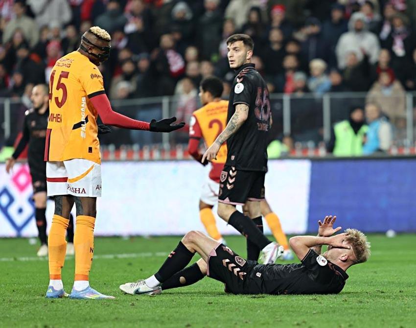 Samsunspor Galatasaray maçında tartışma yaratan ofsayt ve penaltı kararı!