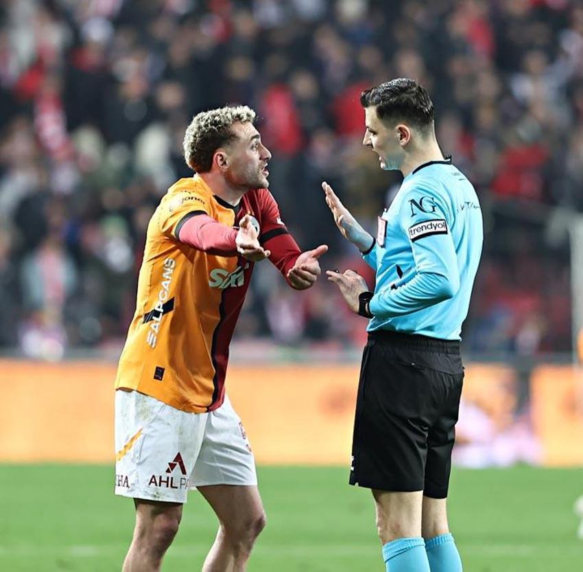 Samsunspor Galatasaray maçında tartışma yaratan ofsayt ve penaltı kararı!