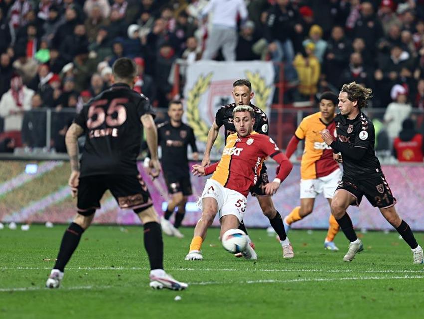 Samsunspor Galatasaray maçında tartışma yaratan ofsayt ve penaltı kararı!