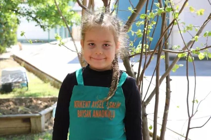 Anaokulu öğrencileri kendi yemeklerini kendi hazırlıyor
