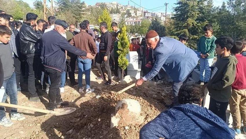 Siirt'te mezardan ses geldi iddiası panik yarattı! Ertesi gün mezarı açtılar