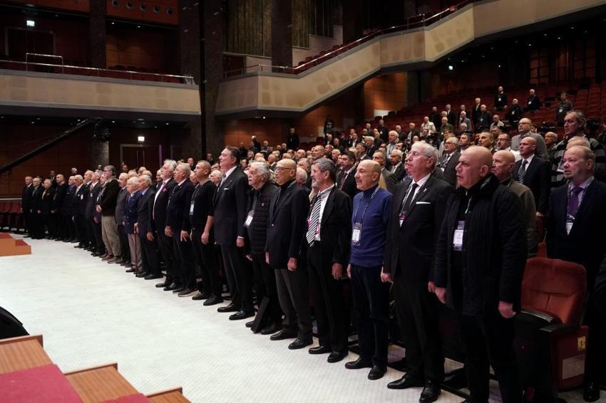 Beşiktaş'ta kriz! Hasan Arat geldi, ortalık karıştı: Utanmaz adam, terbiyesiz