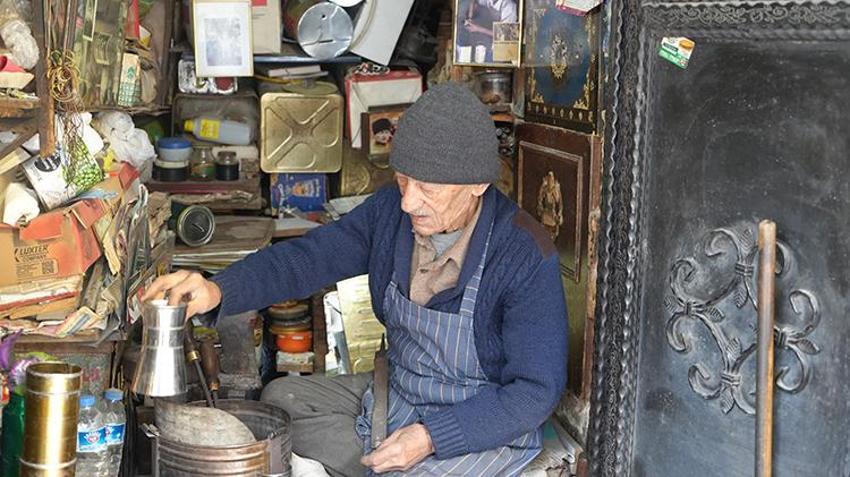3 metrekarelik dükkanda bir ömür! 'Meslek maalesef ölüyor'