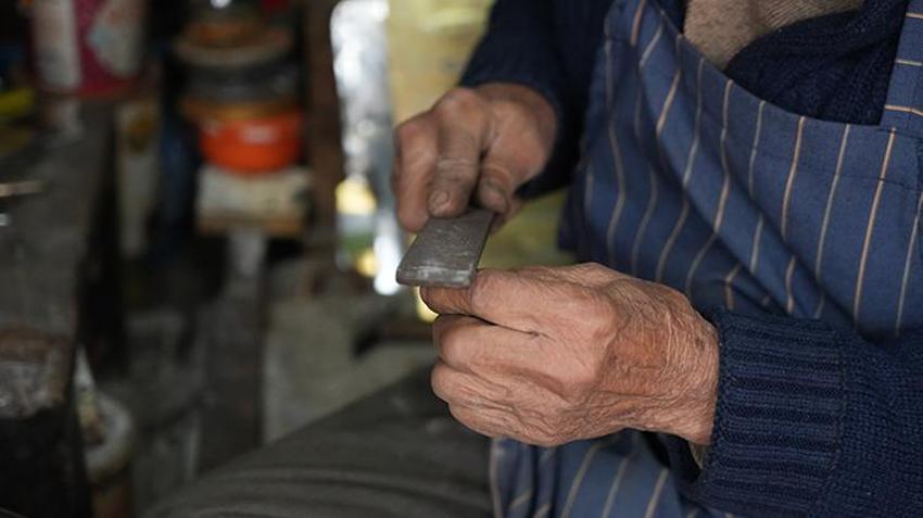 3 metrekarelik dükkanda bir ömür! 'Meslek maalesef ölüyor'