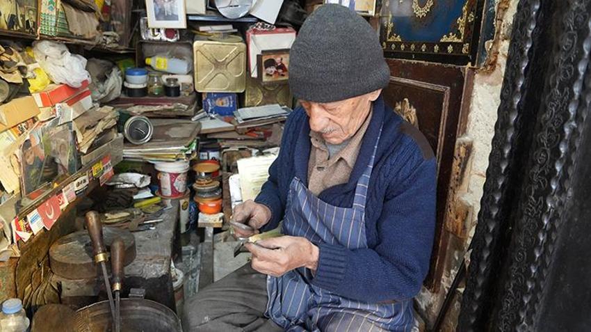 3 metrekarelik dükkanda bir ömür! 'Meslek maalesef ölüyor'