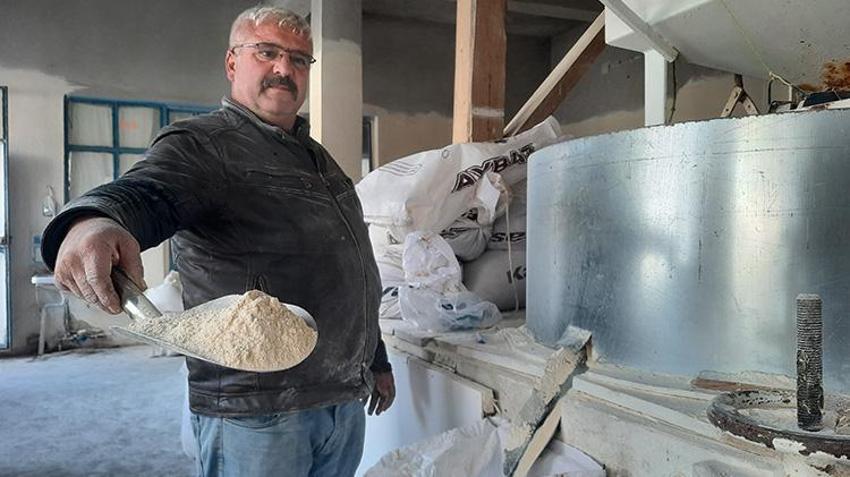 Konya'da 25 yıldan beri su değirmeni işleten vatandaş, bölgesinde mesleğin son temsilcisi