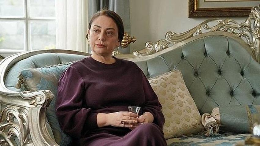 Sibel Taşçıoğlu o paylaşımı beğendi, yer yerinden oynadı!