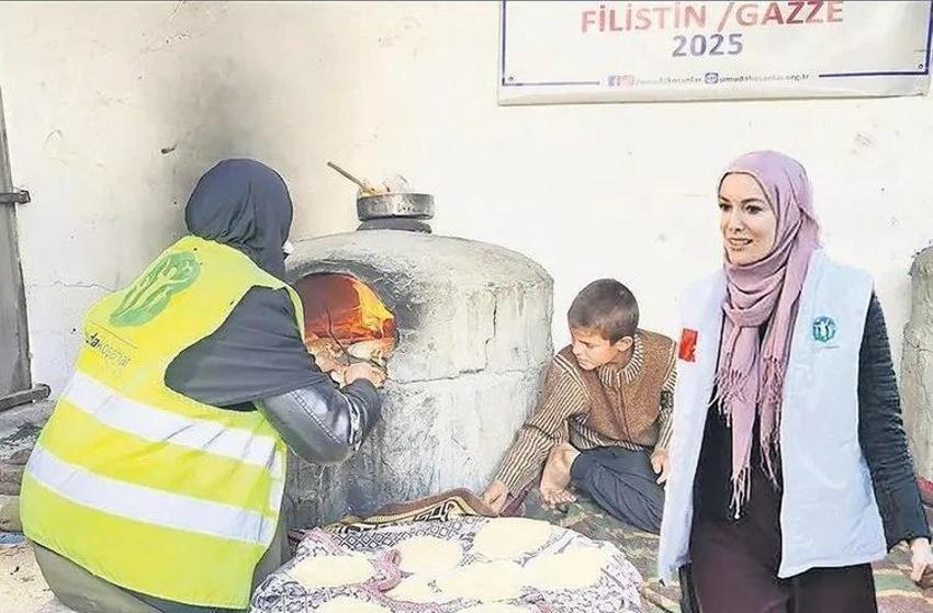 Gamze Özçelik Gazze'de ekmek fırını açtı! Bombalar altında...