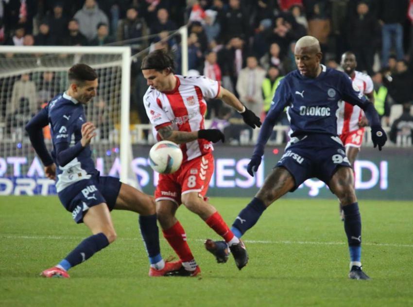 Mourinho artık vazgeçti! Talisca, Tadic yetiyor, İrfan Can Kahveci, Kostic ismini sayıp ekledi: Kaybedersin formayı