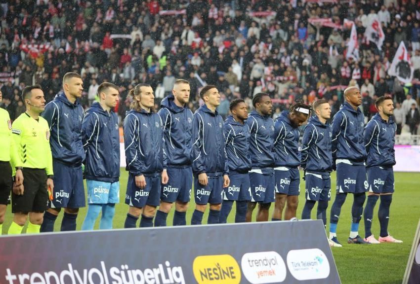 Mourinho artık vazgeçti! Talisca, Tadic yetiyor, İrfan Can Kahveci, Kostic ismini sayıp ekledi: Kaybedersin formayı