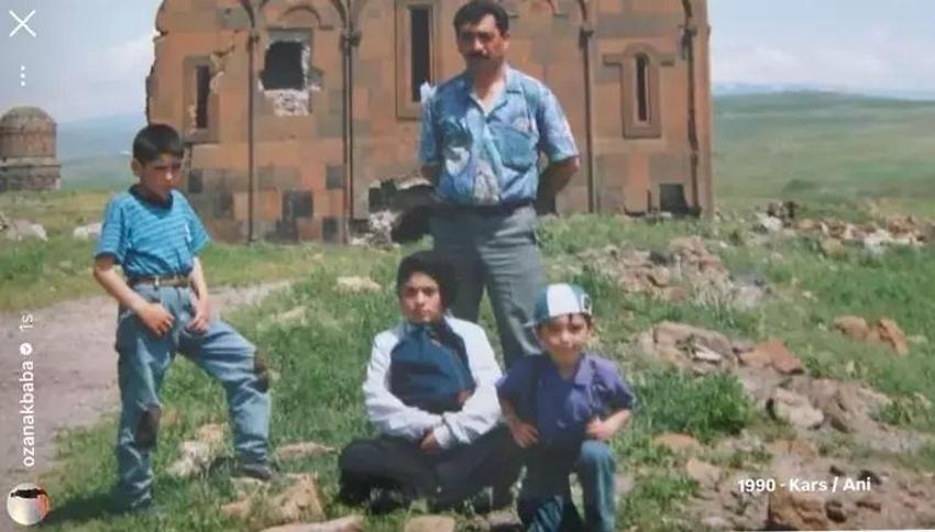 Fotoğraftaki çocuğun şimdi milyonlarca hayranı var! Rekor kıran dizinin başrolünü oynuyor
