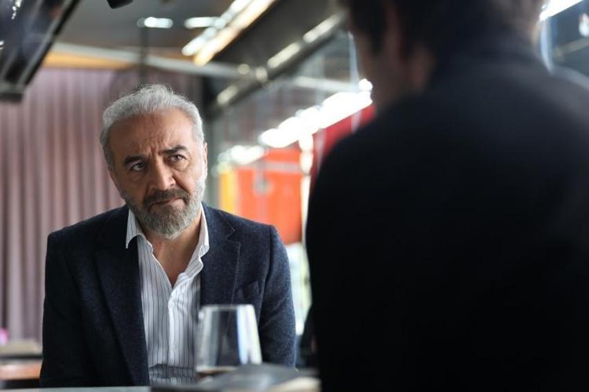 İnci Taneleri'nde herkes yer içer, hesabı Dilber öder!