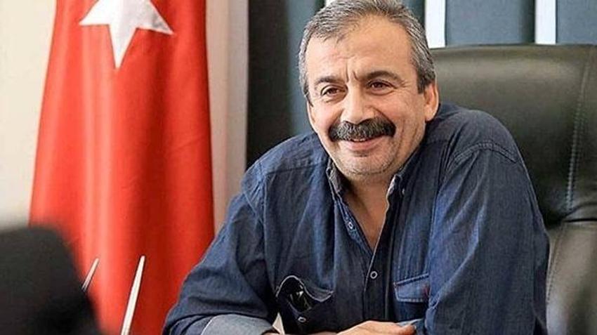 Sırrı Süreyya Önder kimdir, nereli? Sırrı Süreyya Önder'in mesleği nedir? Milletvekili Sırrı Süreyya kaç yaşında, hastalığı nedir?