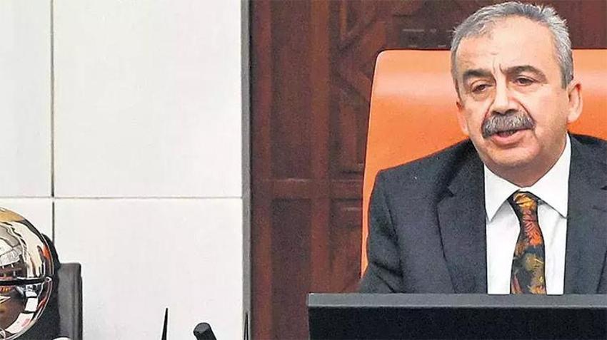 Meclis'in uzlaşmacı ismi Sırrı Süreyya Önder 12 saatlik zorlu ameliyat sonrası yaşam mücadelesi veriyor! Tüm Türkiye iyi haberi bekliyor