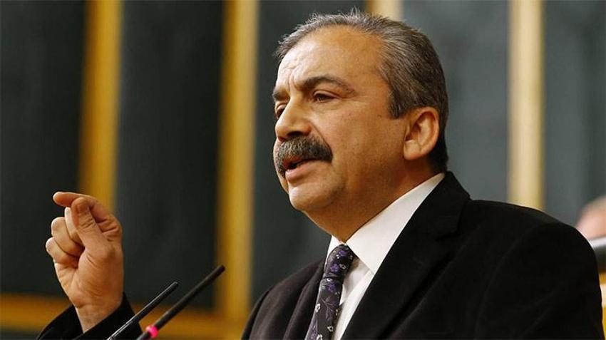 Meclis'in uzlaşmacı ismi Sırrı Süreyya Önder 12 saatlik zorlu ameliyat sonrası yaşam mücadelesi veriyor! Tüm Türkiye iyi haberi bekliyor