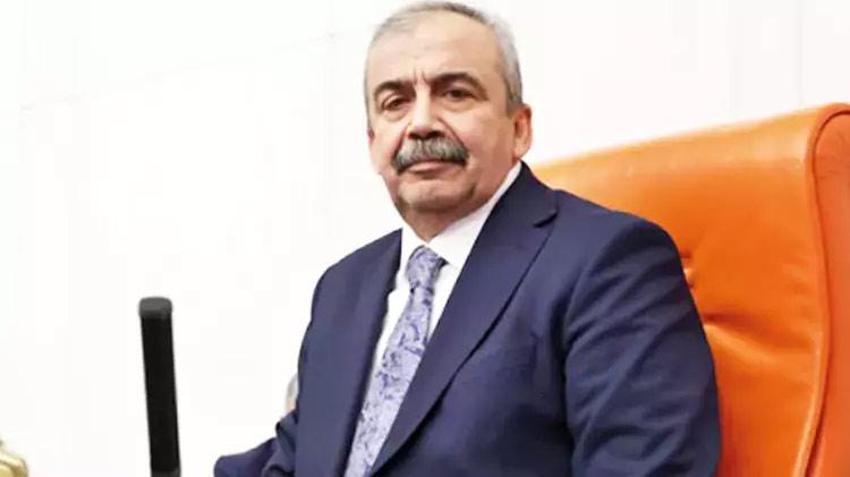 Meclis'in uzlaşmacı ismi Sırrı Süreyya Önder 12 saatlik zorlu ameliyat sonrası yaşam mücadelesi veriyor! Tüm Türkiye iyi haberi bekliyor