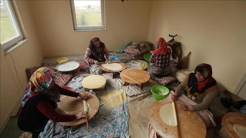 Ev kadınına sürpriz emeklilik hakkı geliyor! Yeni sistemde primleri devlet ödüyor