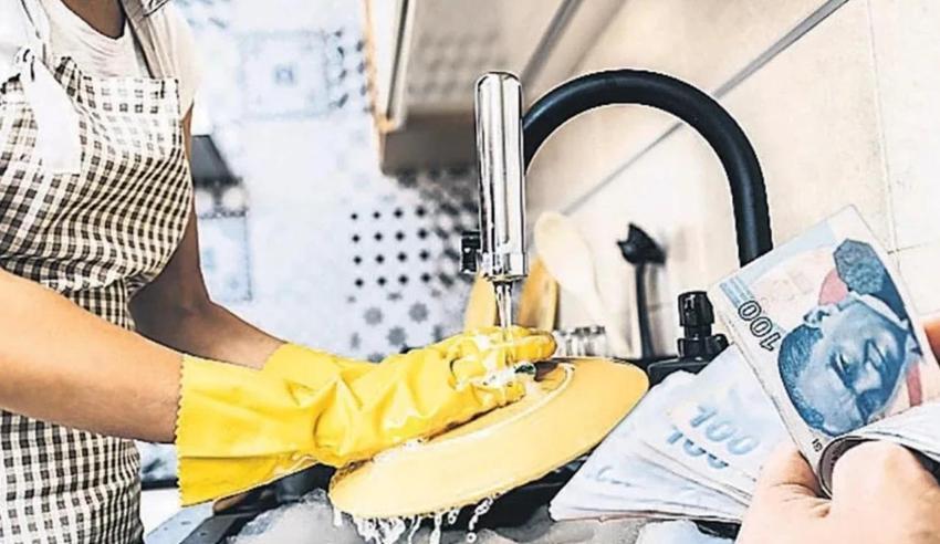 Ev kadınına emeklilik hakkı geliyor! Yeni sistemde primleri devlet ödüyor, detaylar belli oldu 