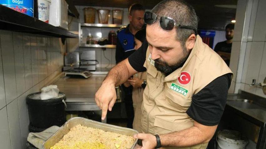 Böyle Adanalı olmaz! Tatlıcıda fark edildi: Mide bulandıran görüntüye ceza...