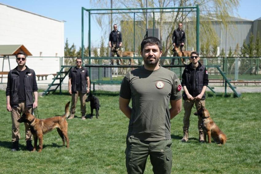 Hassas burunlu köpeklerin eğitimi nefes kesiyor