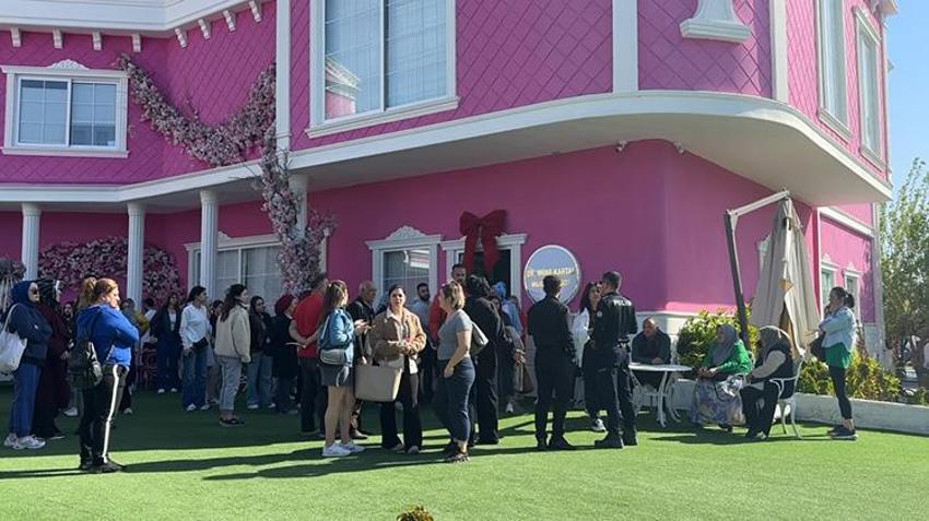 Adana'da ikinci Dilan Polat vakası: Güzellik merkezi sahibi yurt dışına kaçtı, çalışanlar haklarını arıyor