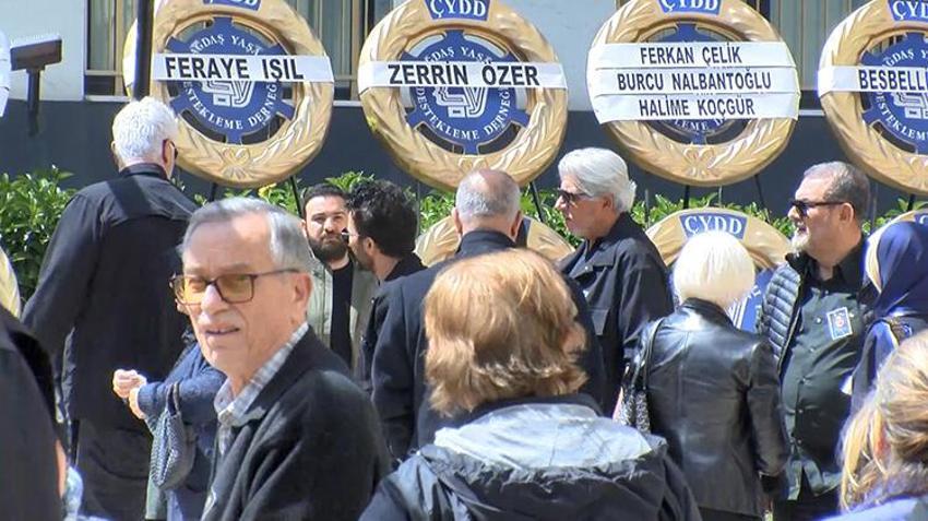 Kalp krizi nedeniyle hayatını kaybetmişti! Tarkan'ın annesi Neşe Tevetoğlu son yolculuğuna uğurlanıyor