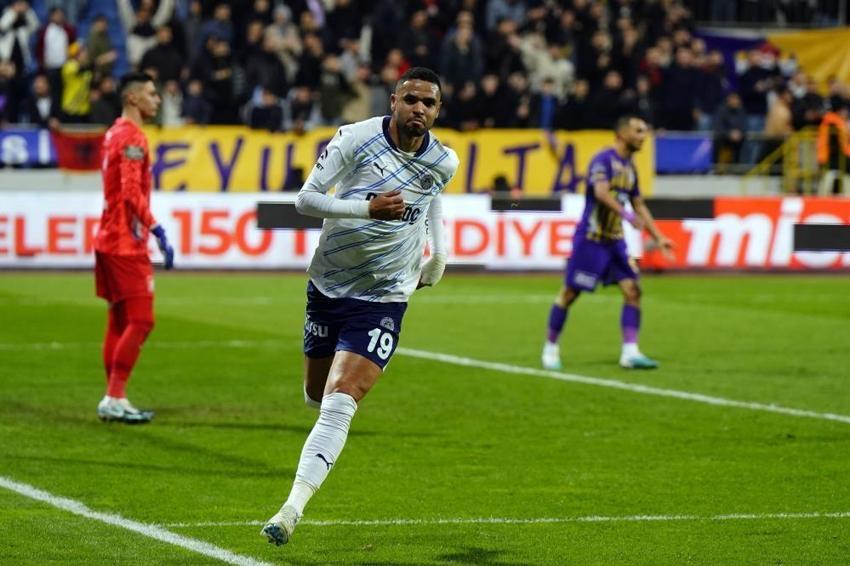 Berke Özer transferde ters köşe yapacak! Süper Lig devine imza atacak