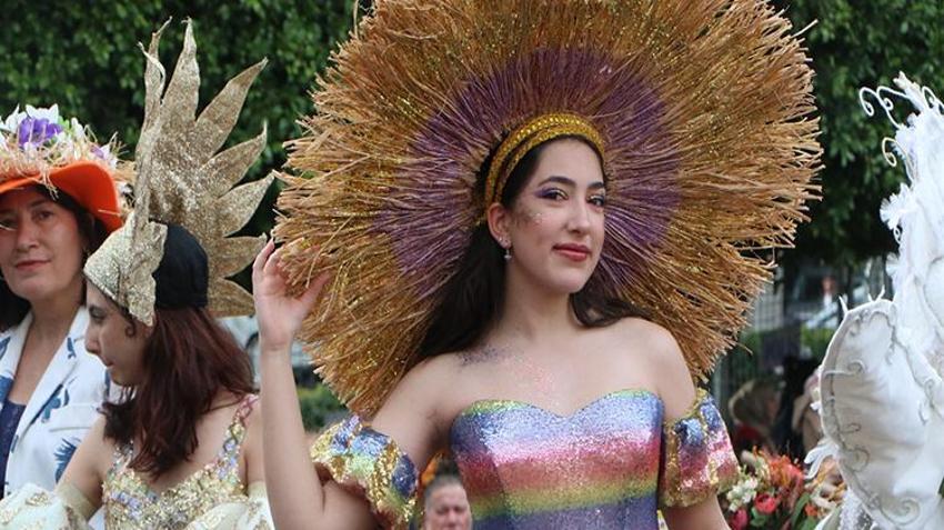 Yüz binlerce turist Adana'ya akın etti: Portakal Çiçeği Karnavalı rekor katılımla göz doldurdu!