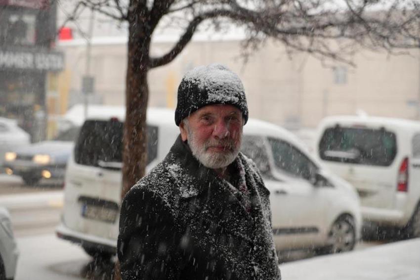 Yağmur, gök gürültülü sağanak, sis ve toz taşınımı uyarısı! Meteoroloji son raporu açıkladı; Göz gözü görmeyecek