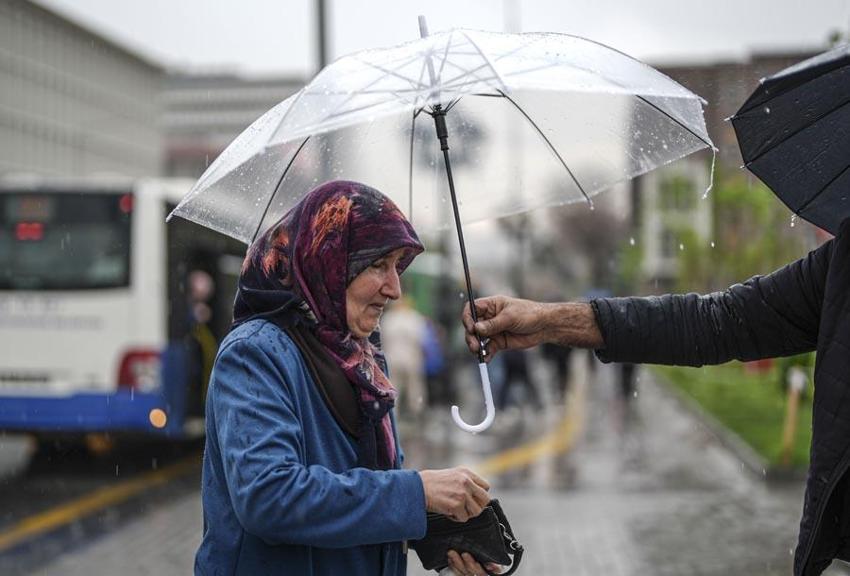 Yağmur, gök gürültülü sağanak, sis ve toz taşınımı uyarısı! Meteoroloji son raporu açıkladı; Göz gözü görmeyecek