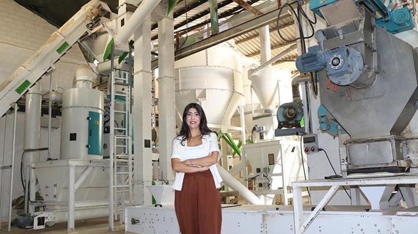 Genç kadın girişimci köyüne fabrika kurdu! Tonlarca üretim yapıyor ama siparişlere yetişemiyor