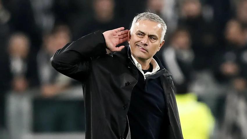 Mourinho maç sonunda küplere bindi: 'Amacınız nedir?'