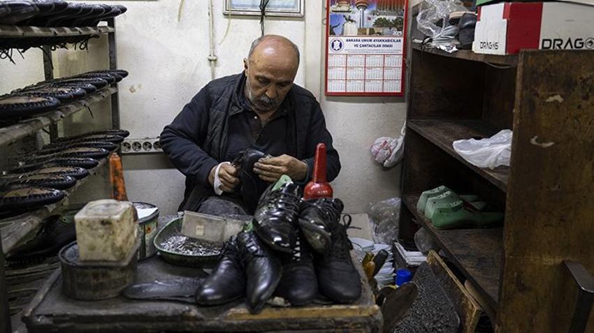 Dükkana kravatsız girmiyor! Ankara'da 50 yıldan beri 2 kardeş el işçiliğini ayakta tutmaya çalışıyor
