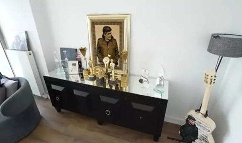 Eşinin ölümüyle yaşadığı zor günleri geride kaldı! Çocuklarıyla yaşadığı evin kapılarını ilk defa açtı
