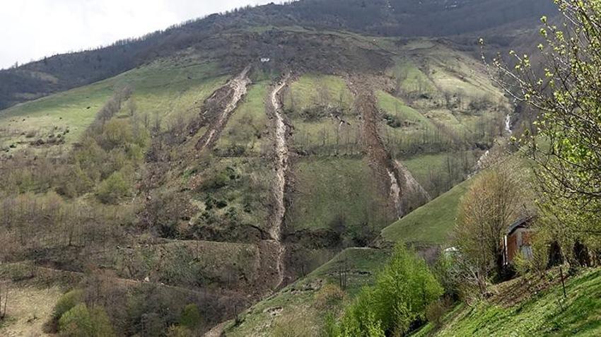 'Asırlardır böyle bir şey yaşamadık' Trabzon'u heyelan vurdu, toprak su gibi aktı
