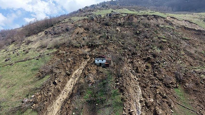 'Asırlardır böyle bir şey yaşamadık' Trabzon'u heyelan vurdu, toprak su gibi aktı
