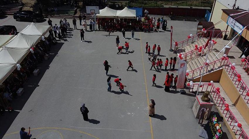 Kaybolmaya yüz tutan çocuk oyunlarını yeniden oynandı! 