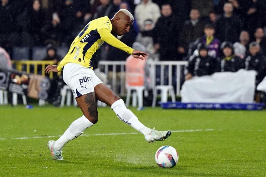 Fenerbahçe'de ilk ayrılık! Bir dönem sona eriyor, yıldız isim ayrılık kararını verdi