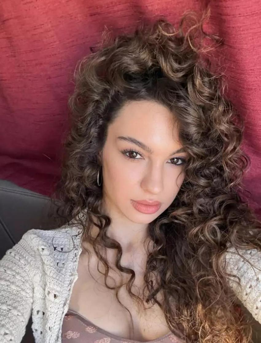 Su Burcu Yazgı'dan mest eden pozlar! Sosyal medya onu konuşuyor