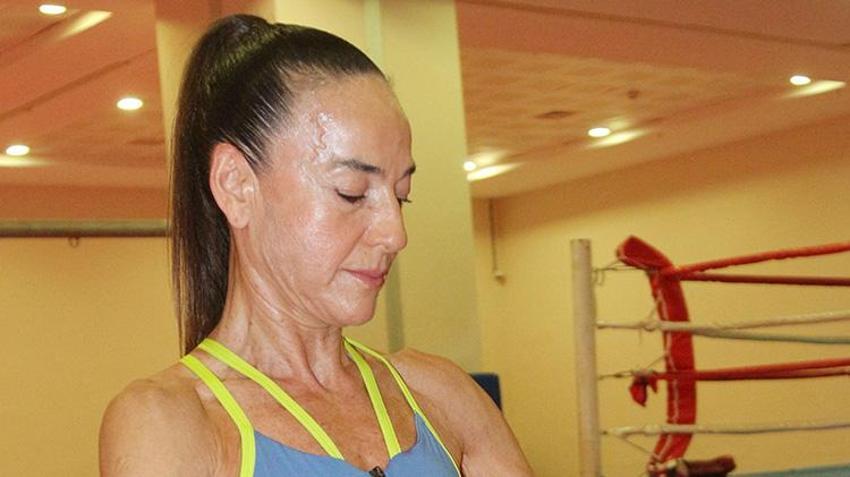 Spor tutkunun kadının yaşını tahmin etmek çok zor! Muay thai ve koşu sporları sayesinde yıllara meydan okuyor