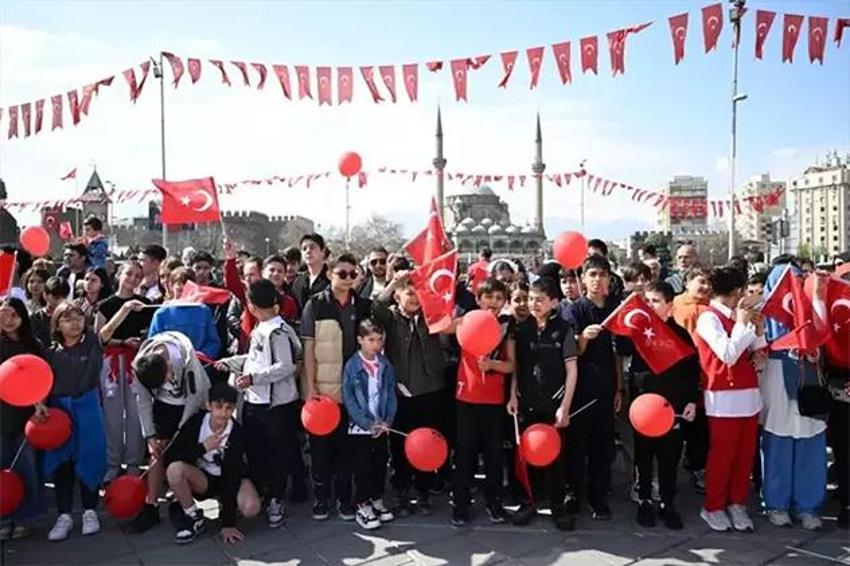 23 Nisan tüm yurtta coşkuyla kutlanıyor! İşte renkli görüntüler
