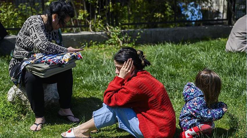 Okul, üniversite, kamu çalışanları için tatil kararı! İstanbul'daki deprem sonrası açıklama geldi
