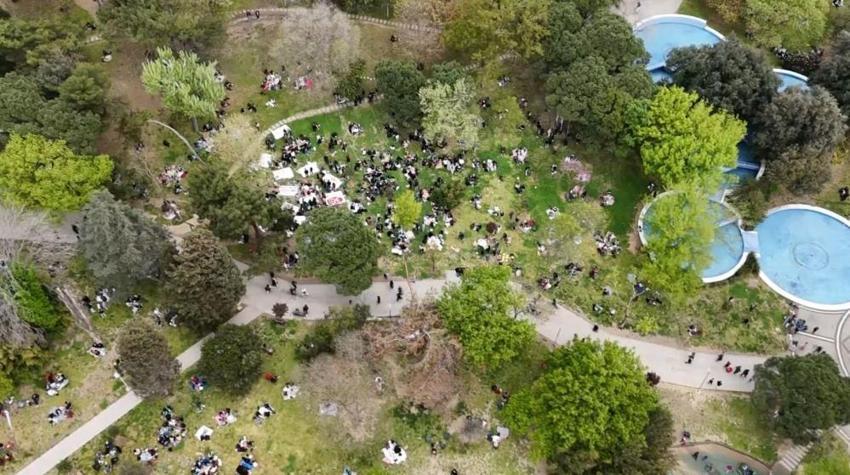 İstanbul'da deprem endişesi sürüyor! Geceyi dışarıda geçiren vatandaşlara çorba ikramı
