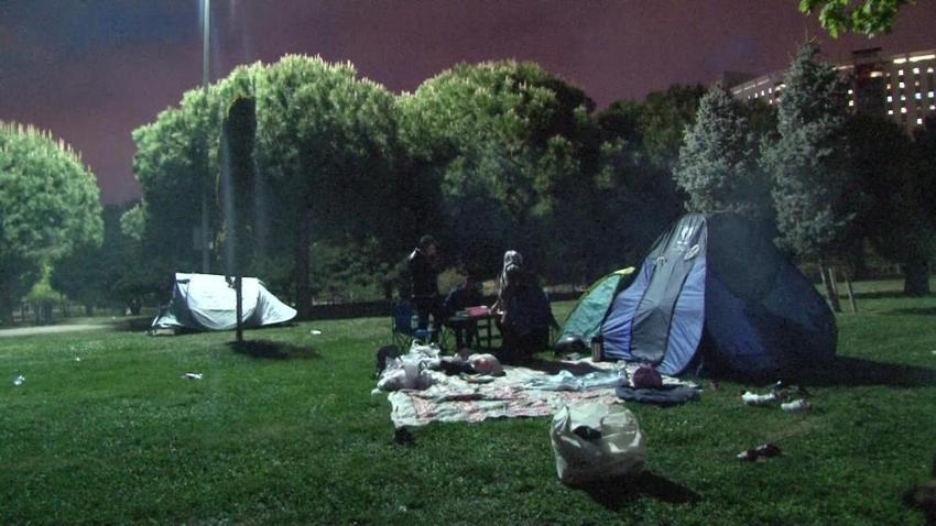 İstanbul'da kritik 3 gün boyunca hava durumu nasıl olacak? Geceyi dışarıda geçirenler üşüdü, uzman isim  gün gün hava durumunu açıkladı