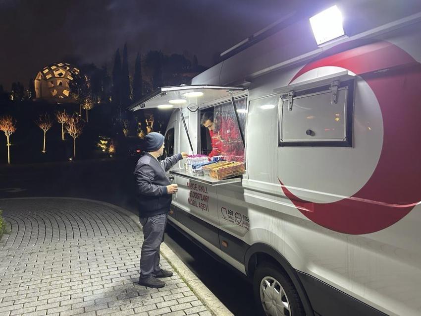 İstanbul'da kritik 3 gün boyunca hava durumu nasıl olacak? Geceyi dışarıda geçirenler üşüdü, uzman isim  gün gün hava durumunu açıkladı
