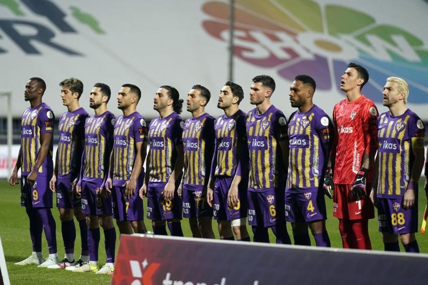 Eyüpspor'da Galatasaray maçı öncesi kriz! Arda Turan sessiz kaldı, futbolculardan olay protesto