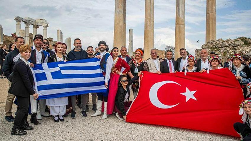 İlk kez Antalya'da düzenlendi! Apollon'un gölgesinde kültür, lezzet ve dostluk bir arada