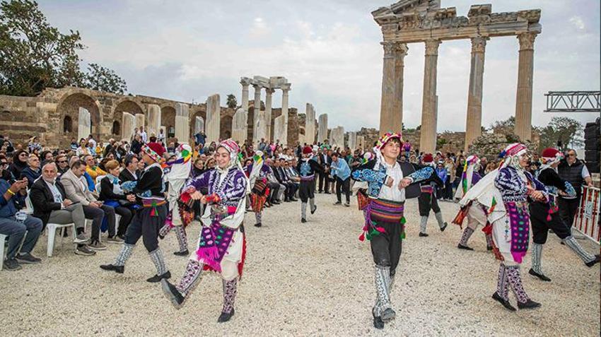İlk kez Antalya'da düzenlendi! Apollon'un gölgesinde kültür, lezzet ve dostluk bir arada