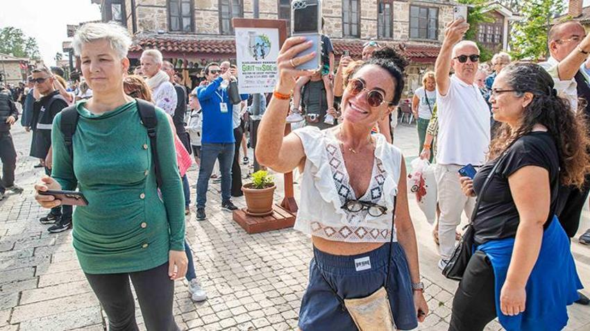 İlk kez Antalya'da düzenlendi! Apollon'un gölgesinde kültür, lezzet ve dostluk bir arada