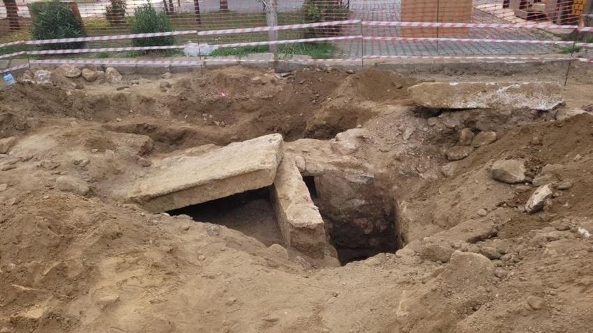 Yol çalışmasında, Roma dönemine ait insan kemikleri bulundu
